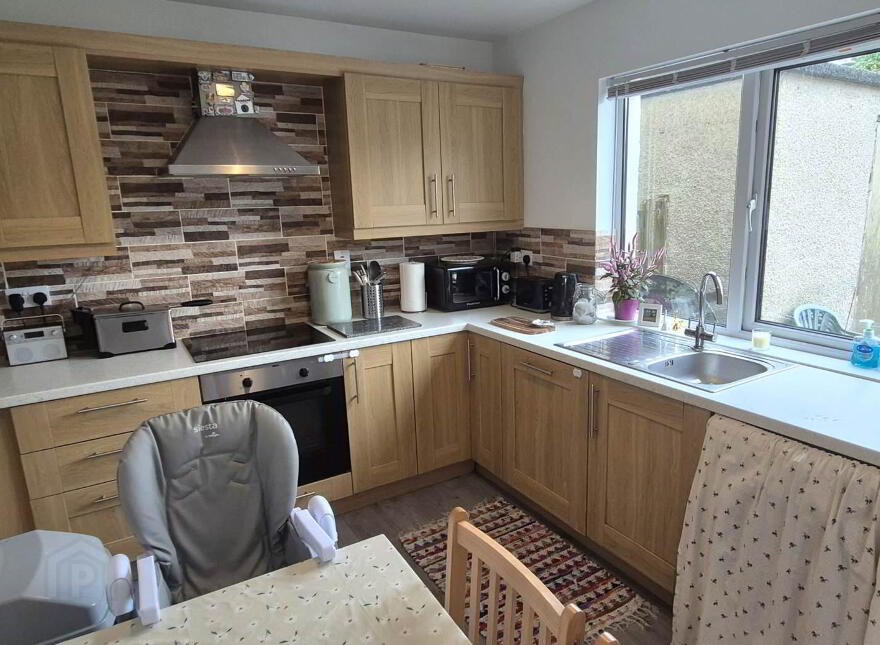 16 Eastway Gardens, Derry, BT48 9QB