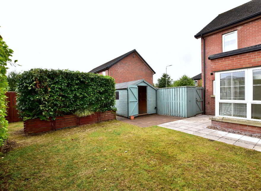 17 Magheralave Meadows, Lisburn, BT28 3NT