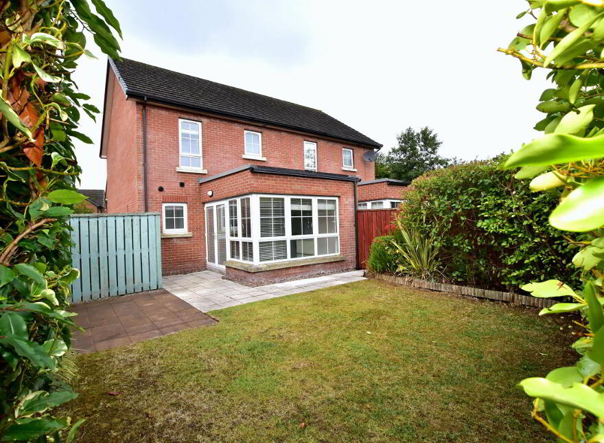 17 Magheralave Meadows, Lisburn, BT28 3NT