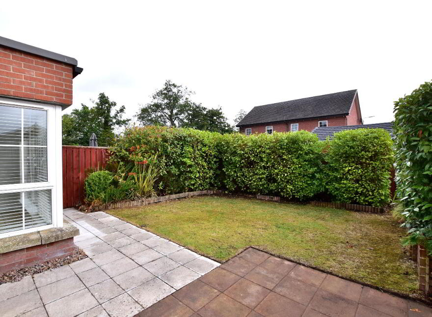 17 Magheralave Meadows, Lisburn, BT28 3NT