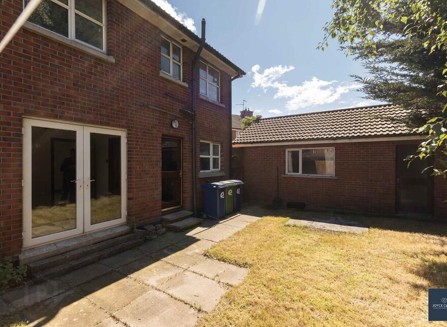 42 Avondale Manor, Craigavon, BT64 1AE