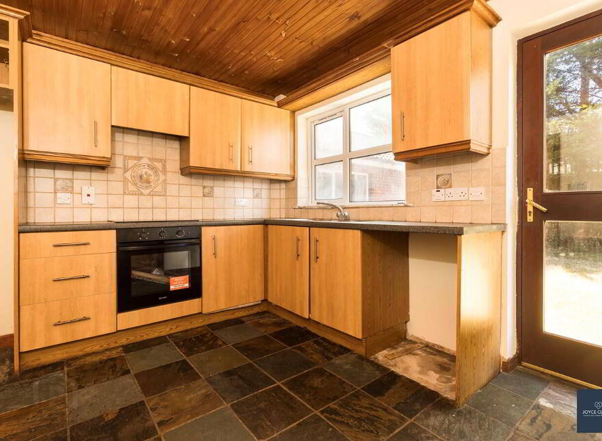 42 Avondale Manor, Craigavon, BT64 1AE