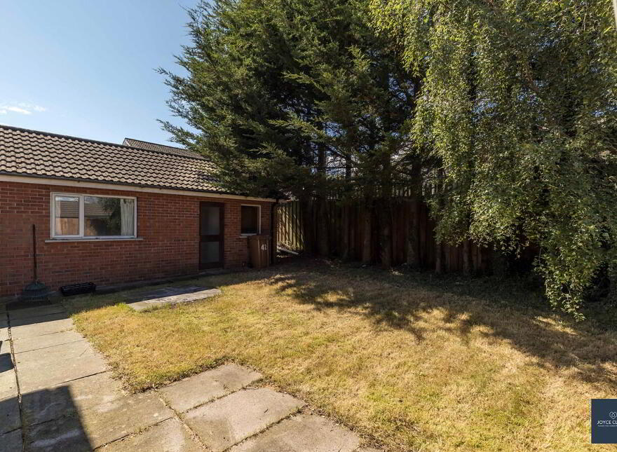 42 Avondale Manor, Craigavon, BT64 1AE
