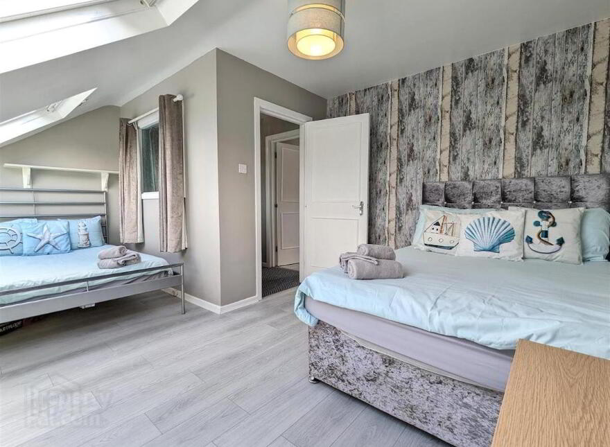 11b Park Avenue Apartments, Central Promenade, Belfast, BT33 0DY