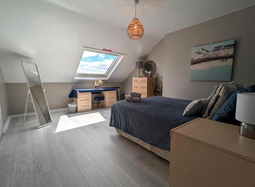 11b Park Avenue Apartments, Central Promenade, Belfast, BT33 0DY