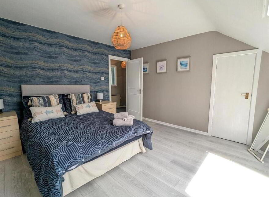11b Park Avenue Apartments, Central Promenade, Belfast, BT33 0DY