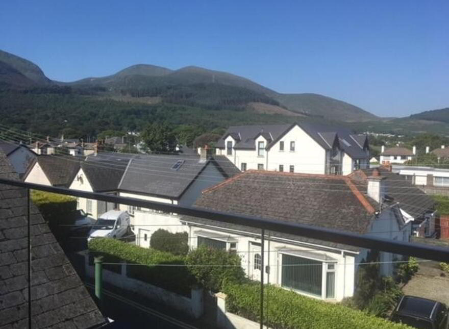11b Park Avenue Apartments, Central Promenade, Belfast, BT33 0DY