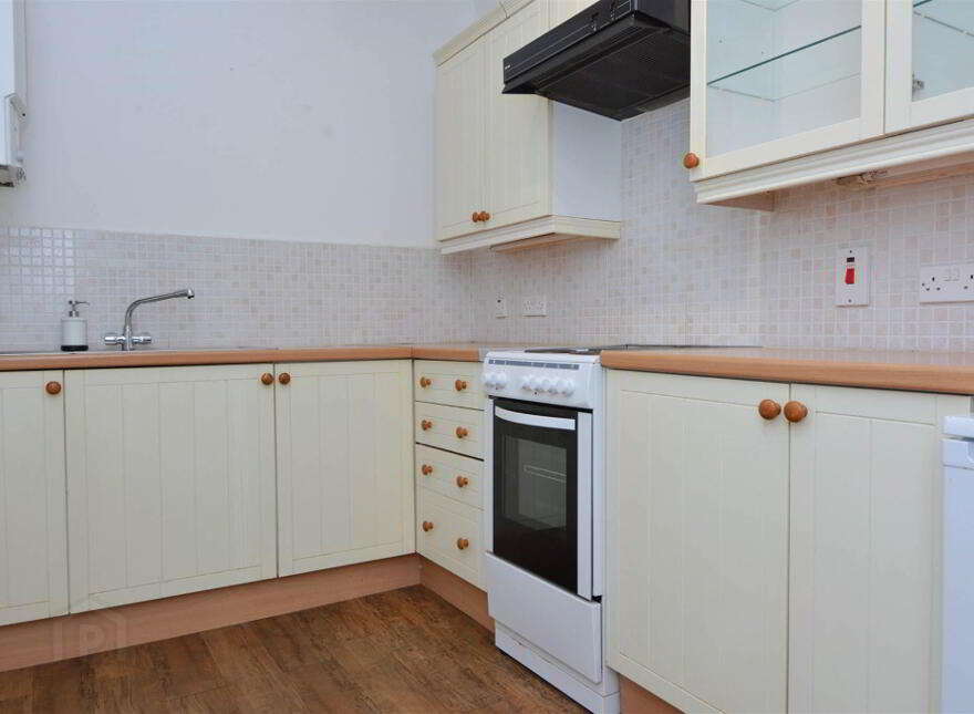 16 Holland Drive, Ballyhackamore, Belfast, BT5 6EH