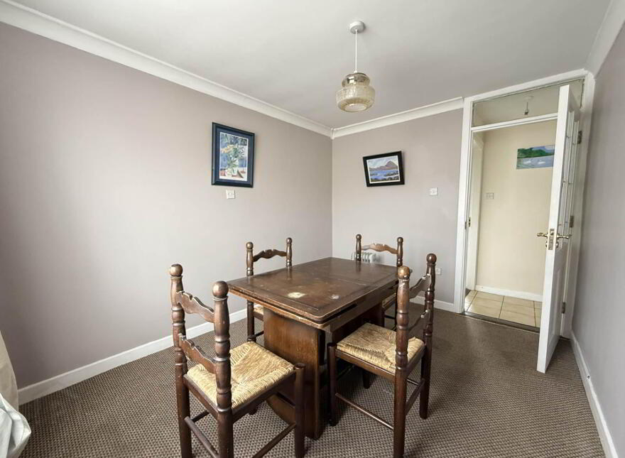 4 Mountain View Drive, Cahir, County Tipperary, E21K803