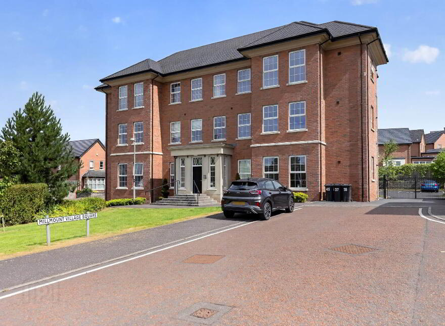 41 Millmount Village Square, Dundonald, Belfast, BT16 1YX photo