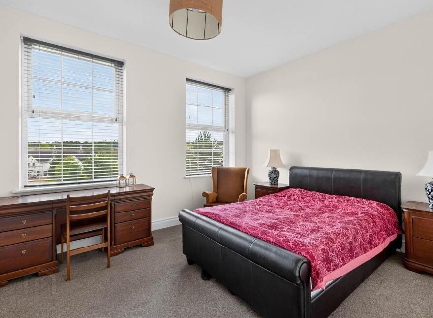 41 Millmount Village Square, Dundonald, Belfast, BT16 1YX