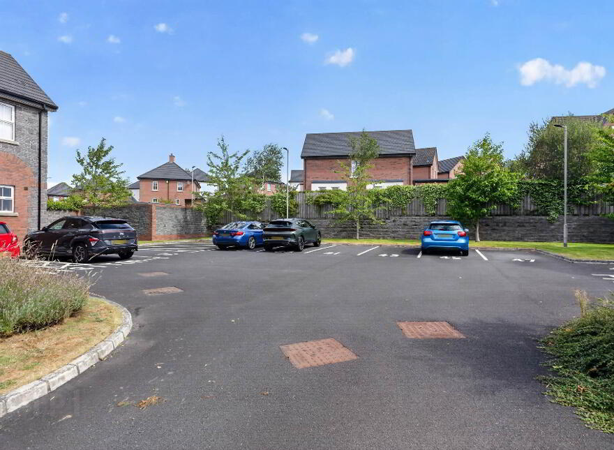 41 Millmount Village Square, Dundonald, Belfast, BT16 1YX