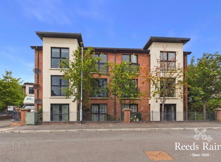 6 Old Shore Close, Carrickfergus, BT38 8ZJ