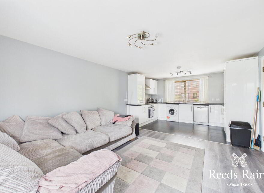 6 Old Shore Close, Carrickfergus, BT38 8ZJ