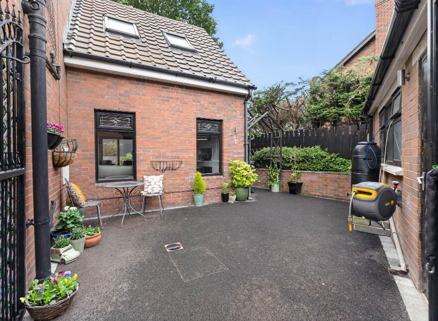 66 Oakhurst Avenue, Belfast, BT10 0PE