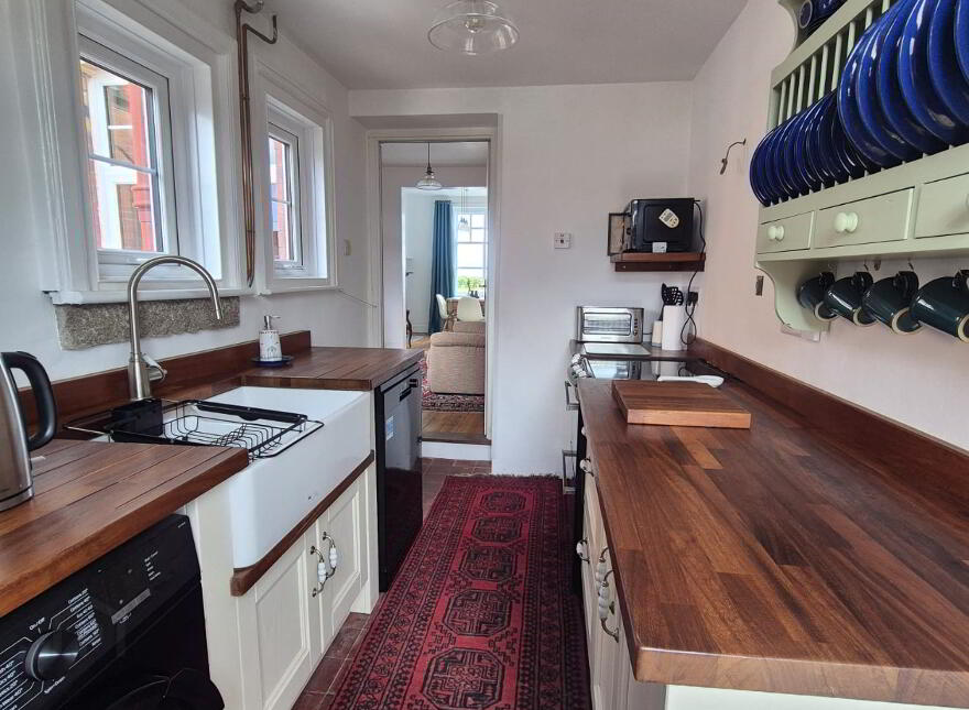 4 Coastguard Cottages, Kilkeel, BT34 4GF