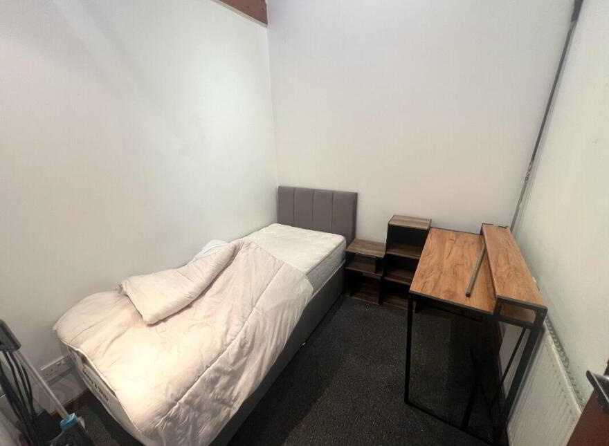 92 Tavanagh Street, Belfast, BT12 6JN