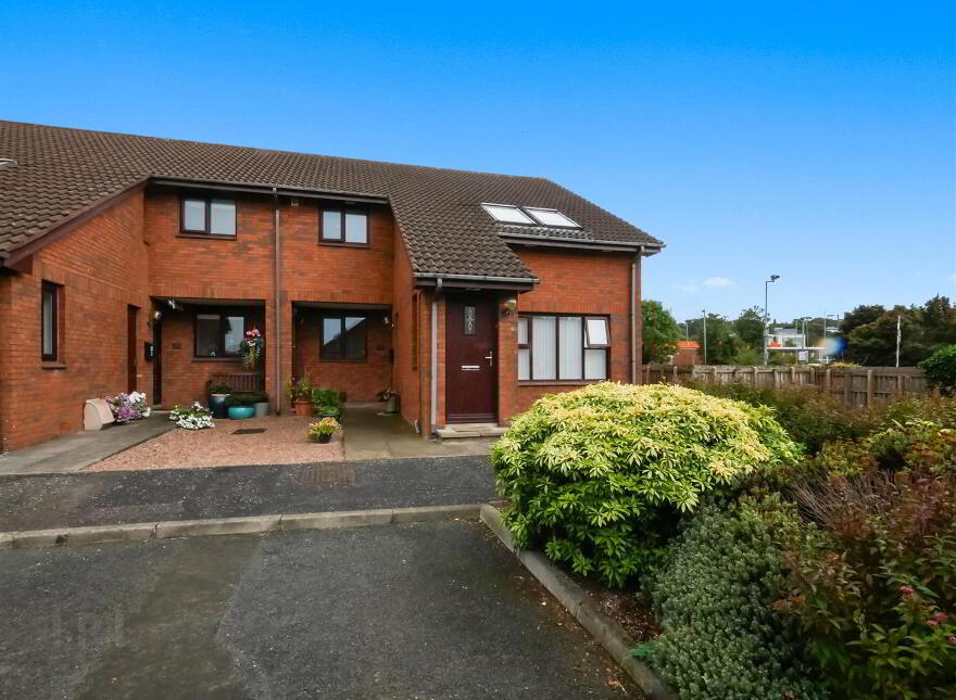 38 Drumkeen Court, Upper Galwally, Belfast, BT8 7TU photo