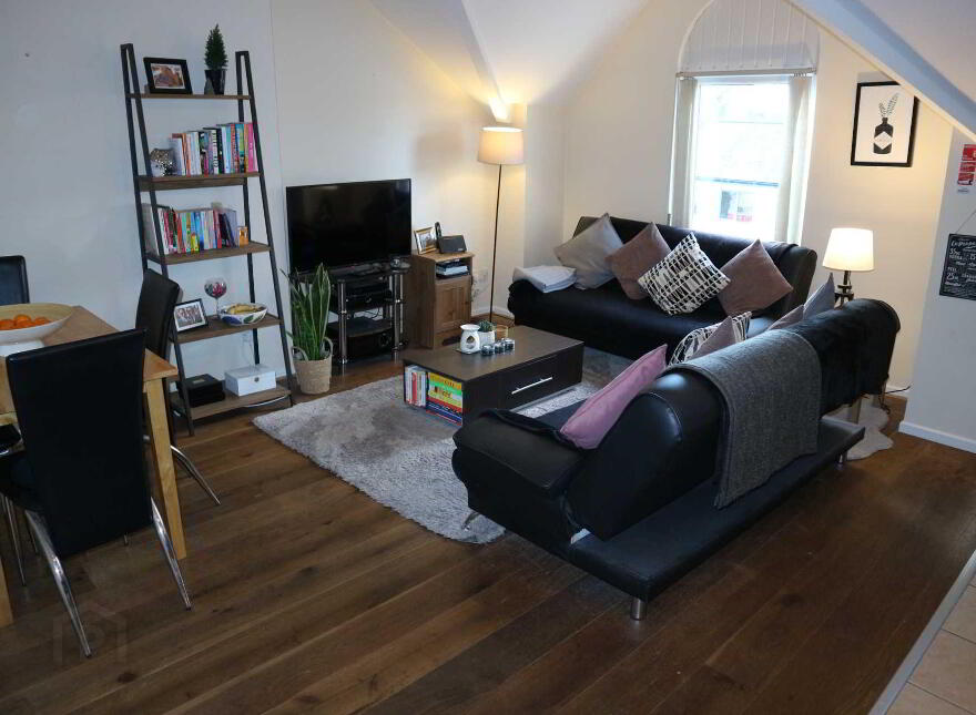Apt D, 5 Eastleigh Drive, Ballyhackamore, Belfast, BT4 3DX
