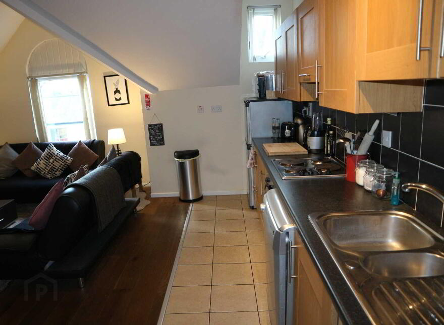 Apt D, 5 Eastleigh Drive, Ballyhackamore, Belfast, BT4 3DX