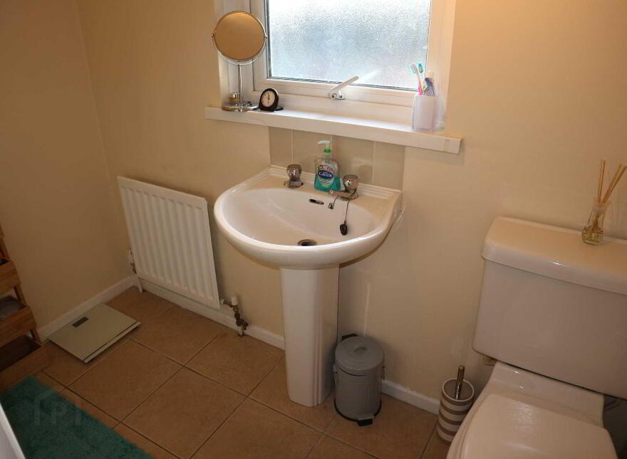 Apt D, 5 Eastleigh Drive, Ballyhackamore, Belfast, BT4 3DX