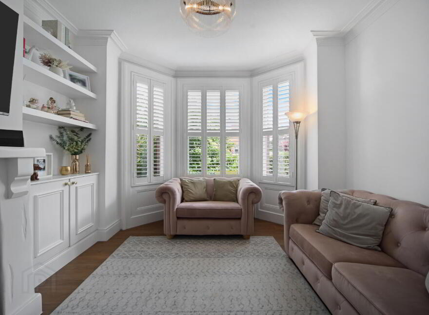 15 Luxor Gardens, Belfast, BT5 5NB