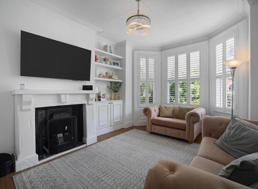 15 Luxor Gardens, Belfast, BT5 5NB