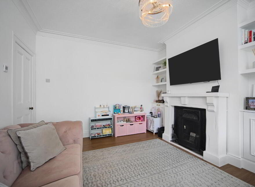 15 Luxor Gardens, Belfast, BT5 5NB