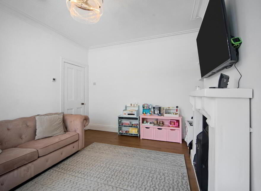 15 Luxor Gardens, Belfast, BT5 5NB