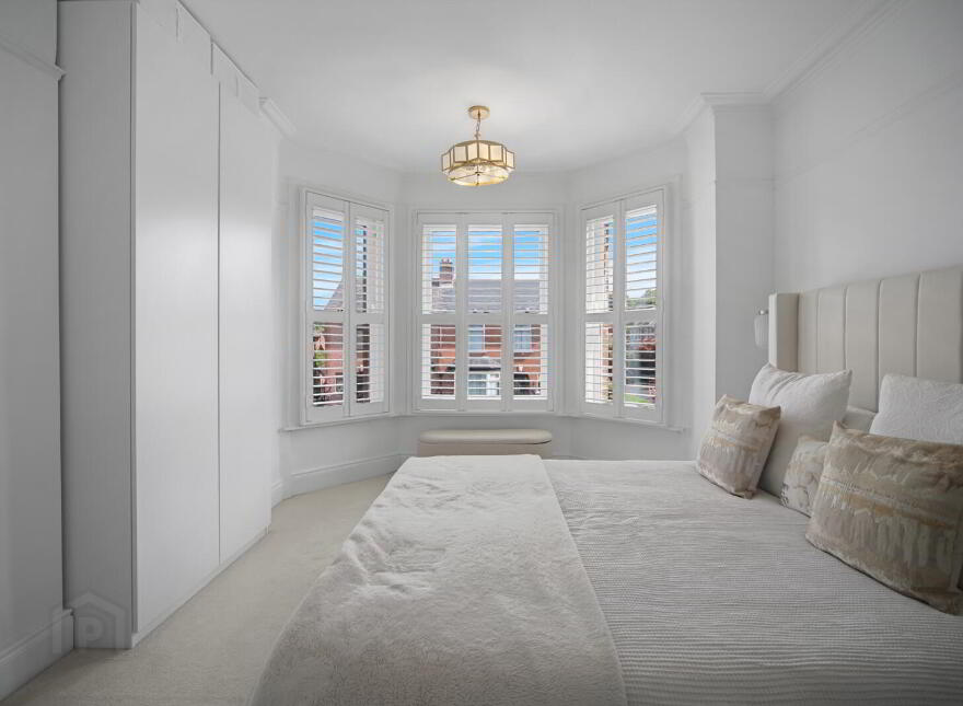 15 Luxor Gardens, Belfast, BT5 5NB