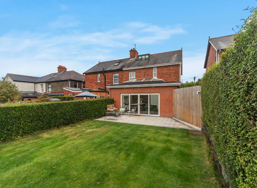 15 Luxor Gardens, Belfast, BT5 5NB