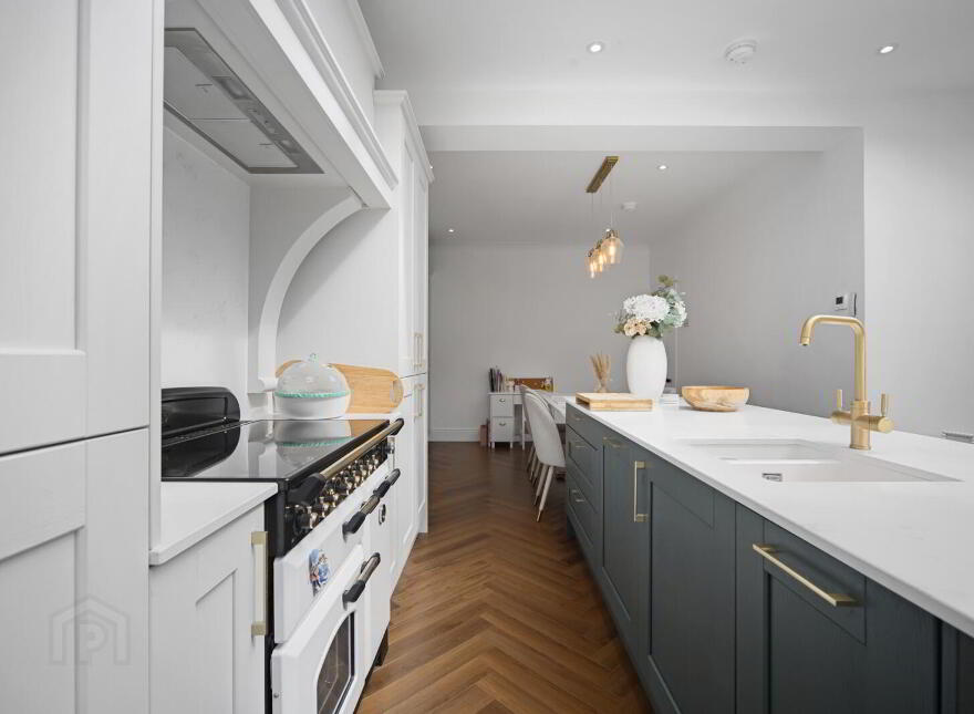15 Luxor Gardens, Belfast, BT5 5NB