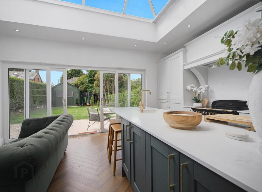 15 Luxor Gardens, Belfast, BT5 5NB