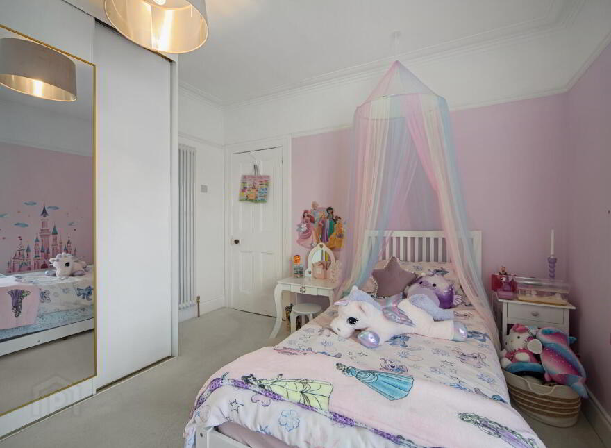 15 Luxor Gardens, Belfast, BT5 5NB