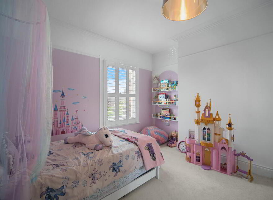 15 Luxor Gardens, Belfast, BT5 5NB
