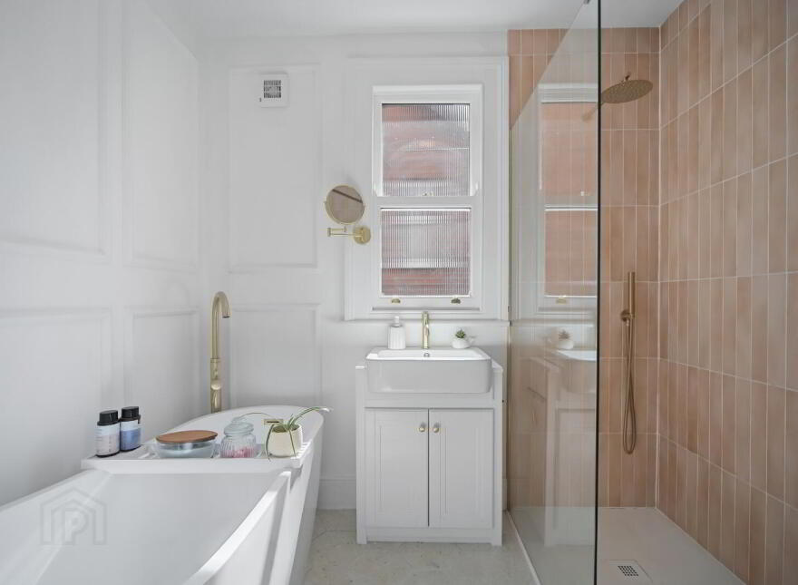 15 Luxor Gardens, Belfast, BT5 5NB