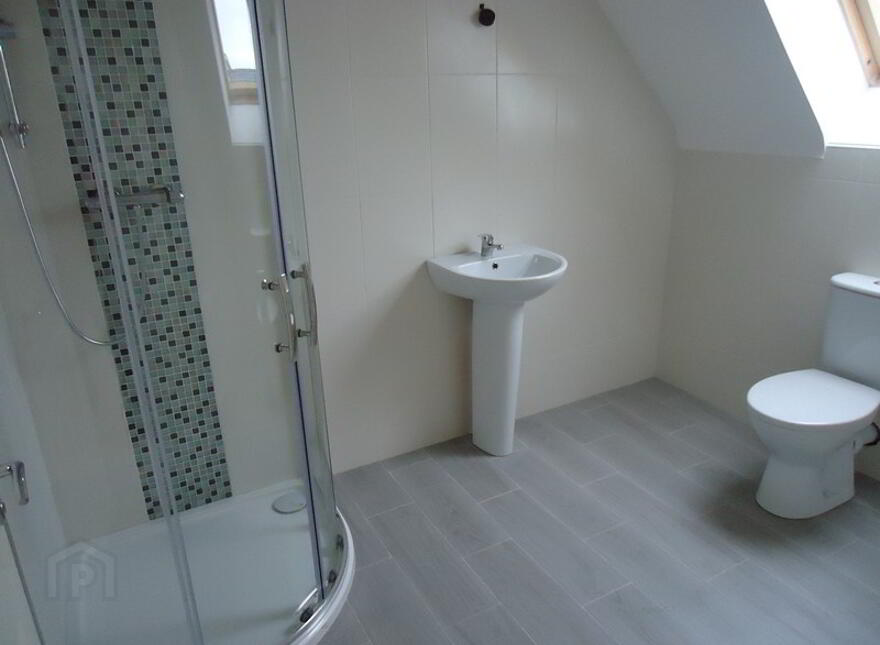 Apt 10 Rosscarrig, Sligo Road, Enniskillen, BT74 7JY