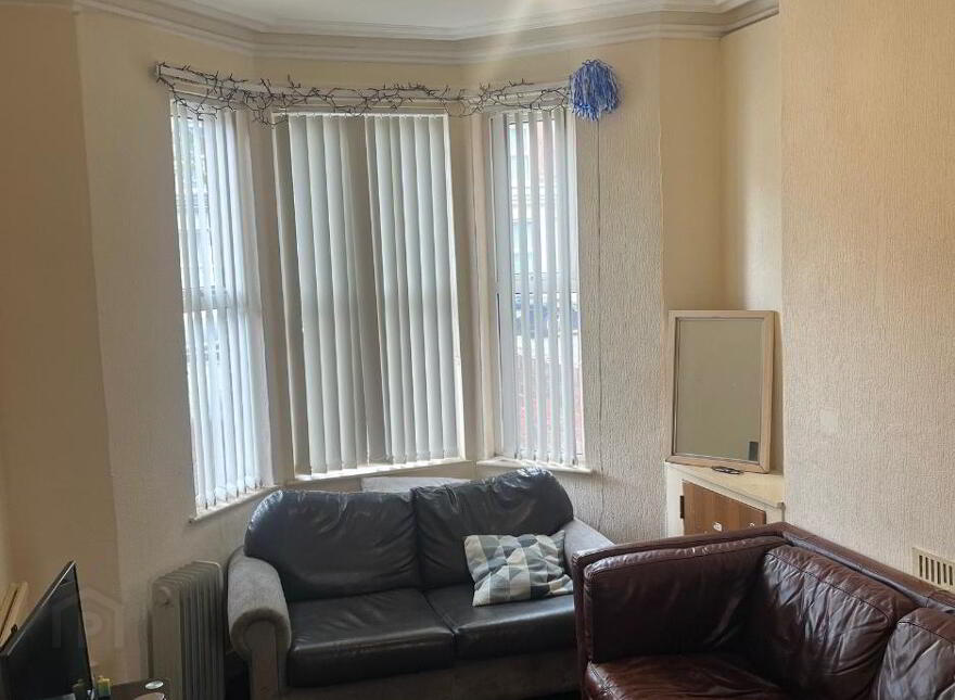 64 University Avenue, Belfast, BT7 1GY