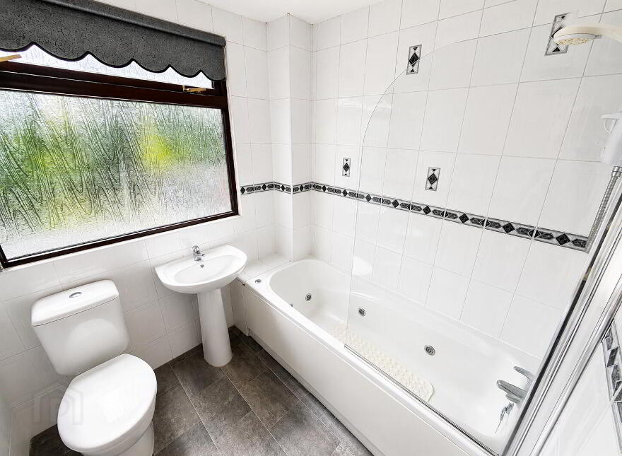 38 Woodview Crescent, Lisburn, BT28 1LF