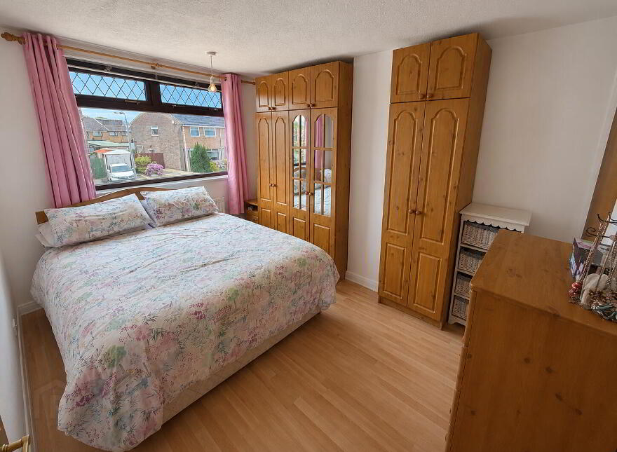 38 Woodview Crescent, Lisburn, BT28 1LF