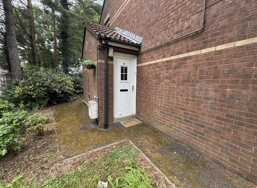 11 Oakvale Gardens, Belfast, BT17 0SD photo
