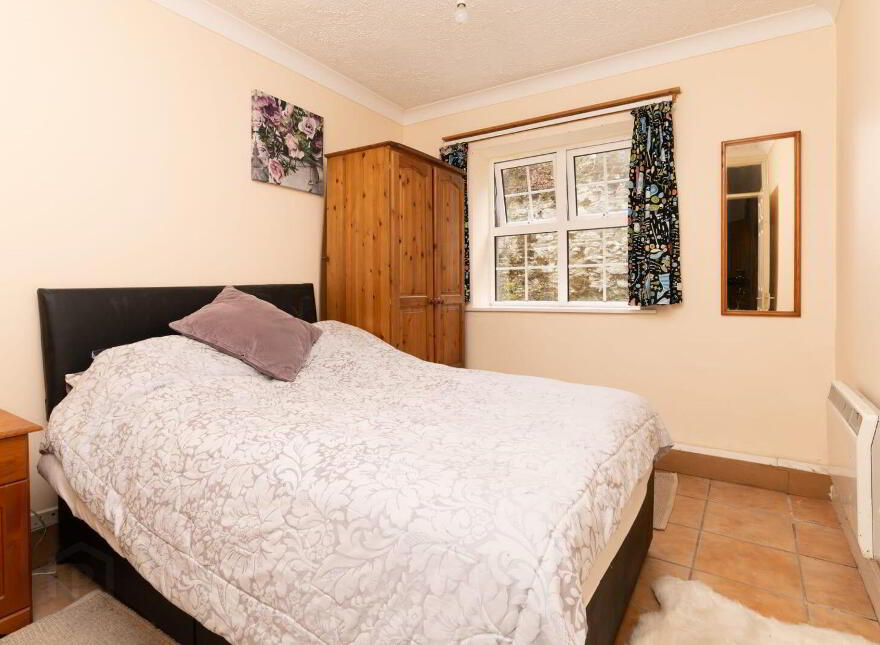 5 Pier View Apartments, Courtmacsherry, P72VH58