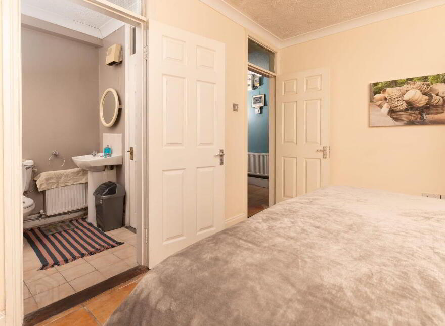 5 Pier View Apartments, Courtmacsherry, P72VH58