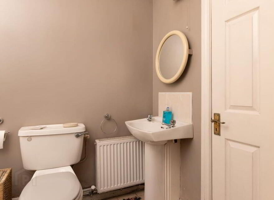 5 Pier View Apartments, Courtmacsherry, P72VH58