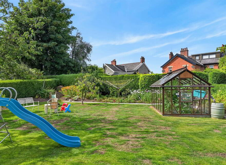 27 The Green, Dunmurry, Belfast, BT17 0QA