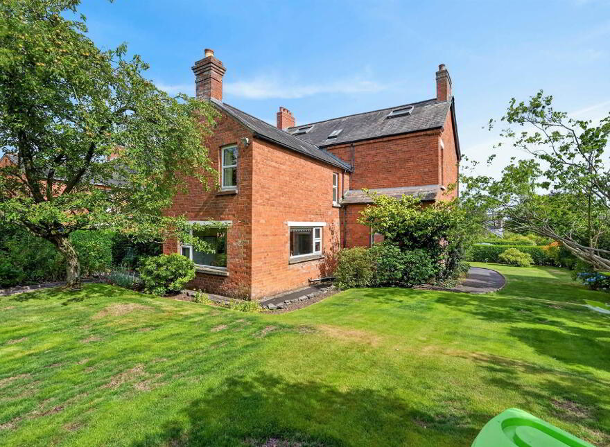 27 The Green, Dunmurry, Belfast, BT17 0QA