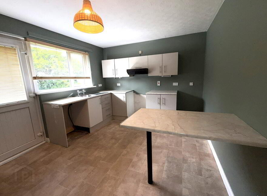 35 Meadowvale, Ballymena, BT42 4EX