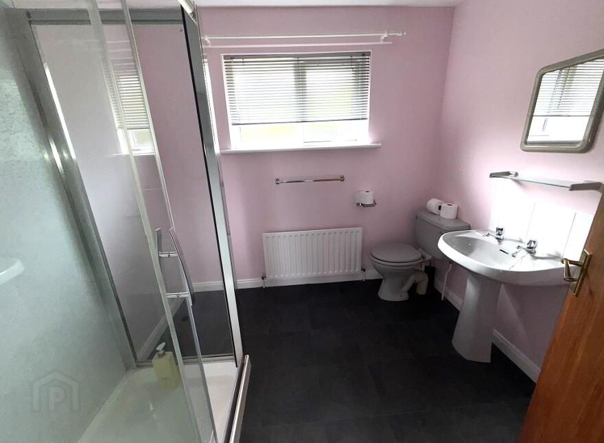 35 Meadowvale, Ballymena, BT42 4EX