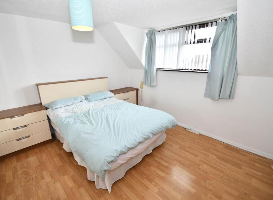 27 Ladybrook Crescent, Belfast, BT11 9ES