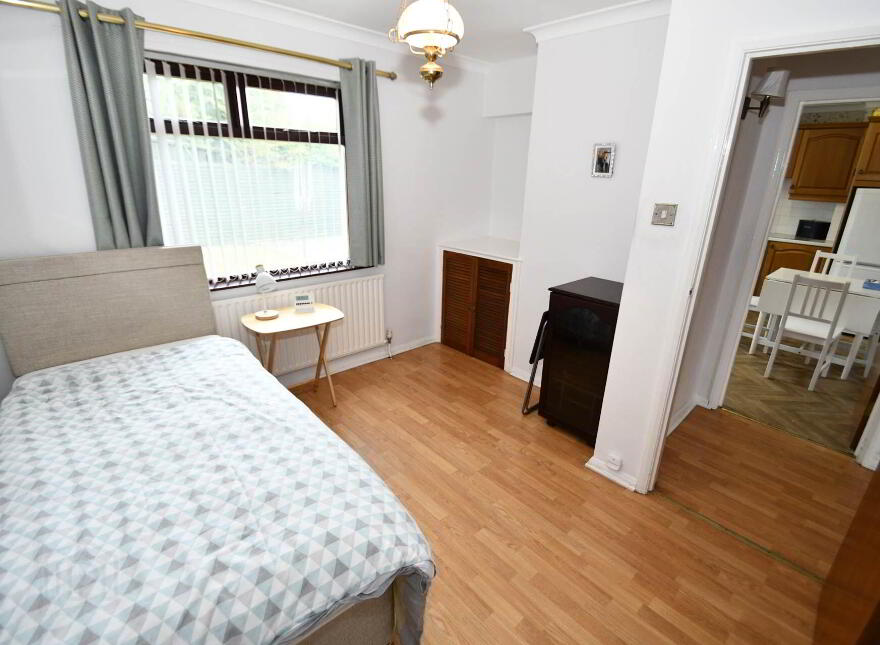 27 Ladybrook Crescent, Belfast, BT11 9ES